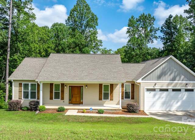 Property at 1210 Kensington Cir, Newton, NC 28658, 3 beds, 2 baths