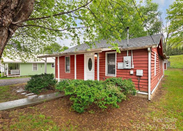 Property at 57 Mull St, Waynesville, NC 28786, 3 beds, 1 bath