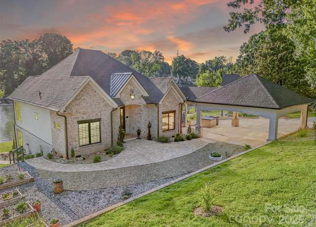 Property at 445 Sundown Rd, Mooresville, NC 28117, 3 beds, 3.5 baths