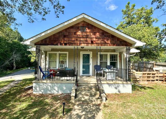 Property at 104 Old Fort Rd, Fairview, NC 28730, 3 beds, 1 bath