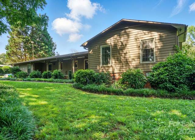 Property at 3135 Lake Shore Rd S, Denver, NC 28037, 4 beds, 2.5 baths
