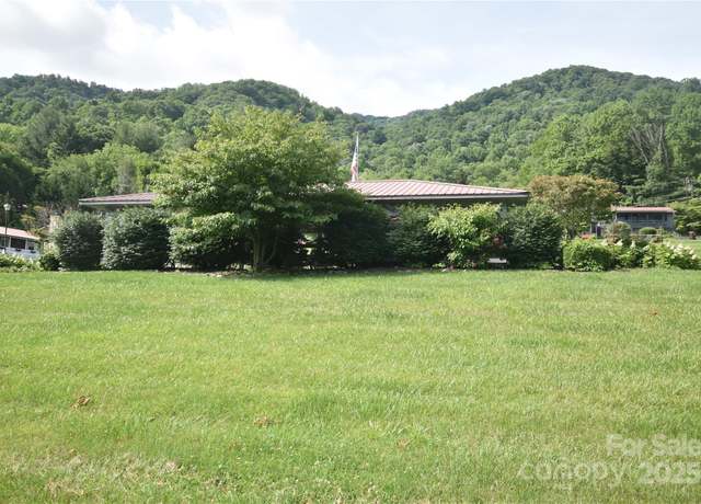 Property at 134 Raven Rdg, Maggie Valley, NC 28751, 2 beds, 2 baths