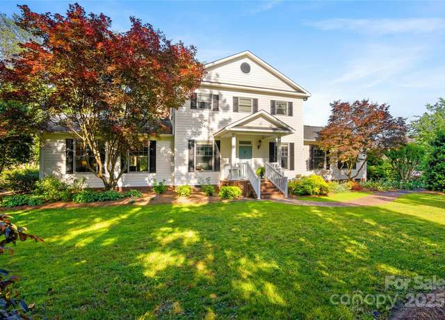 Property at 216 Saint Andrews Blvd, Campobello, SC 29322, 4 beds, 2.5 baths