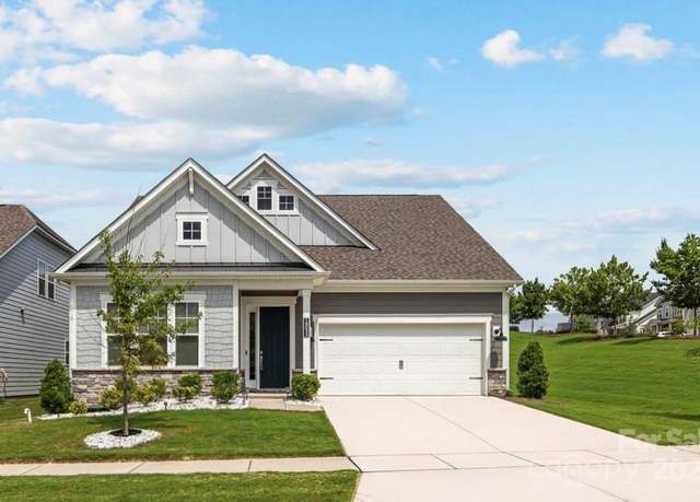 Property at 18033 Grey Mossrun Dr, Charlotte, NC 28278, 3 beds, 2.5 baths
