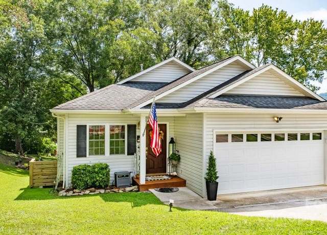 Property at 224 Park Ave, Marion, NC 28752, 3 beds, 2 baths