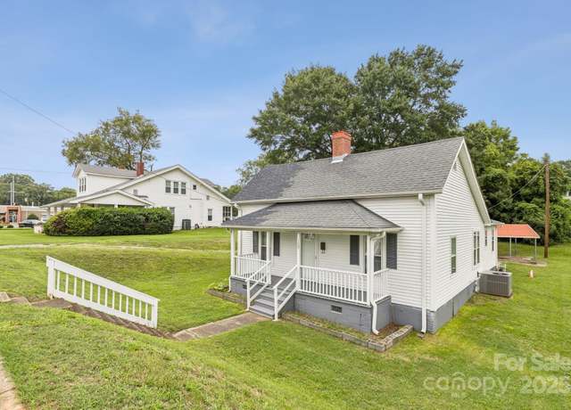 Property at 105 E Catawba St E, Belmont, NC 28012, 3 beds, 1 bath