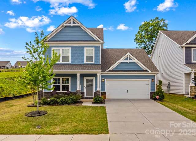 Property at 194 Canada Dr, Statesville, NC 28677, 3 beds, 2.5 baths