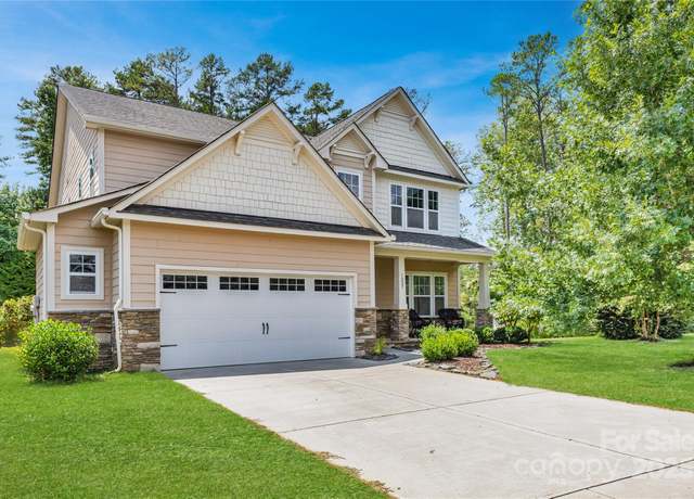 Property at 1227 Clover Ln, Matthews, NC 28104, 4 beds, 3.5 baths