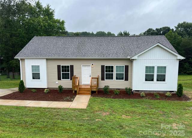 Property at 819 Wellwood Ave, Statesville, NC 28677, 3 beds, 2 baths