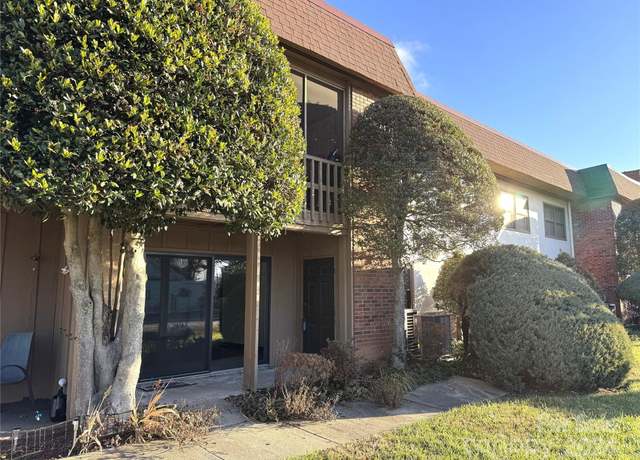 Property at 427 6th Ave W Unit A-12, Hendersonville, NC 28739, 2 beds, 1.5 baths