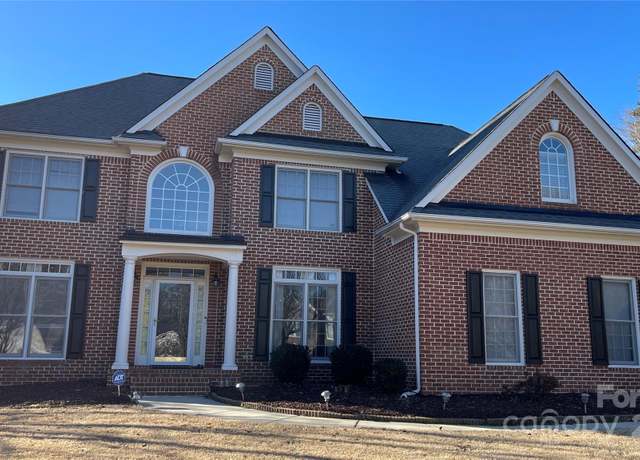 Property at 2306 Cota Ct, Charlotte, NC 28262, 5 beds, 3 baths