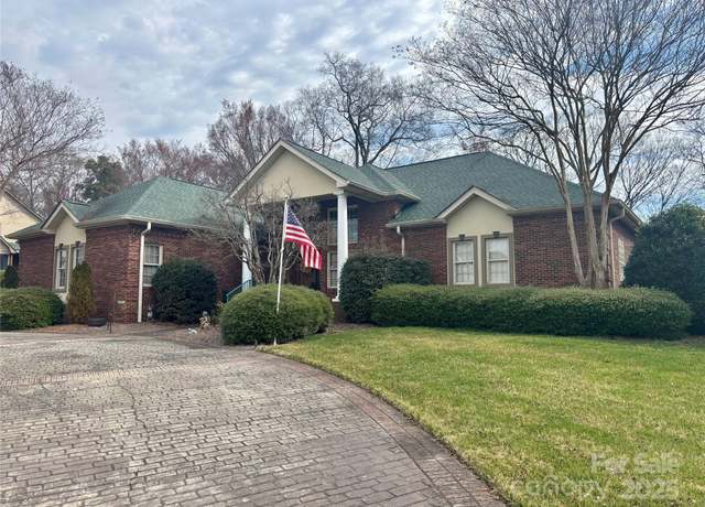 Property at 1217 12th Fairway Dr NW, Concord, NC 28027, 4 beds, 3.5 baths