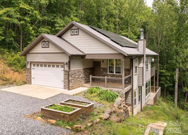 Property at 264 W Splitrail Dr, Hendersonville, NC 28792, 3 beds, 2 baths