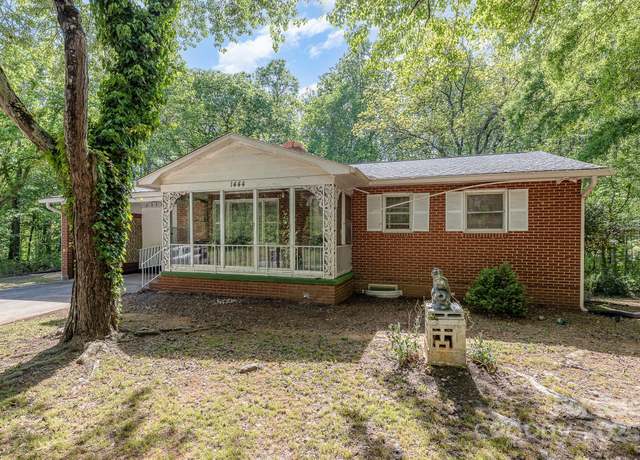 Property at 1444 Harris St, Statesville, NC 28677, 4 beds, 3 baths