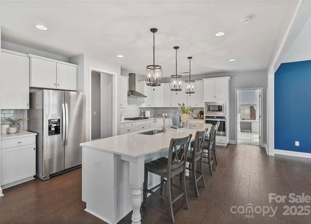 Property at 2225 Masons Bend Dr, Fort Mill, SC 29708, 5 beds, 3.5 baths