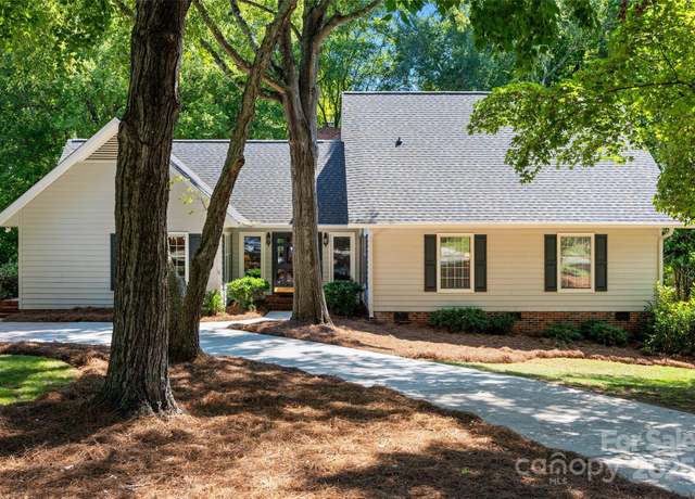 Property at 5225 Camilla Dr, Charlotte, NC 28226, 4 beds, 3.5 baths