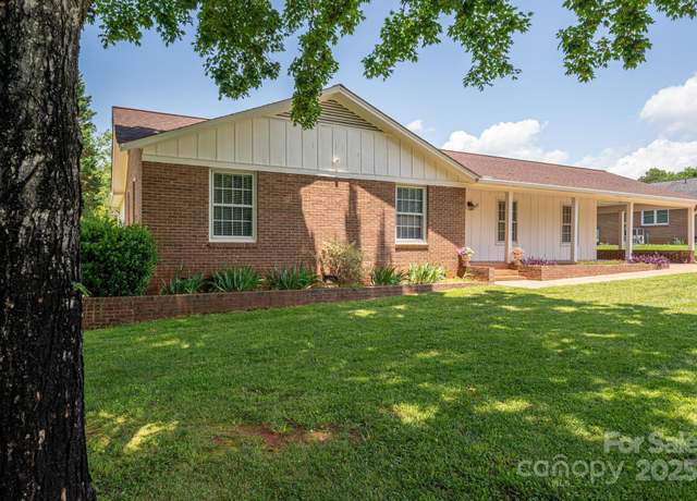 Property at 1613 Spangler Dr, Shelby, NC 28150, 4 beds, 3 baths