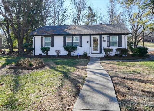 Property at 1233 Rollingwood Dr, Charlotte, NC 28217, 3 beds, 2 baths