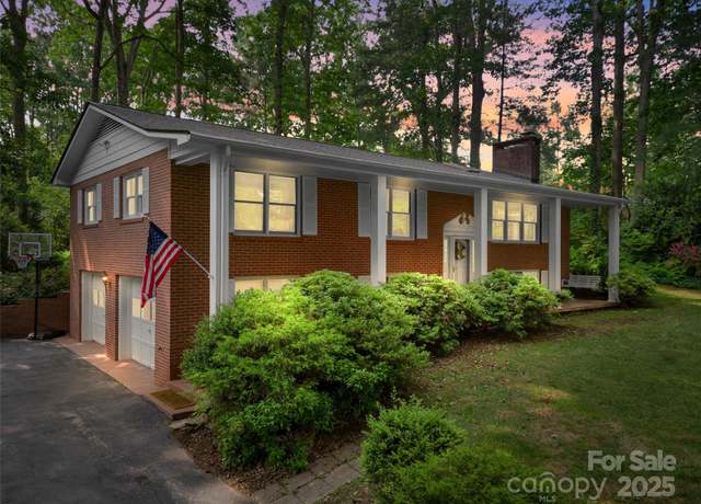Property at 251 Sherwood Ln, Hendersonville, NC 28791, 3 beds, 2.5 baths