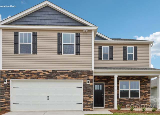 Property at 1386 6th Street St NE, Hickory, NC 28601, 3 beds, 2.5 baths