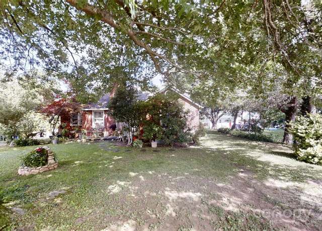 Property at 21 Maple Ave, Candler, NC 28715, 3 beds, 1 bath