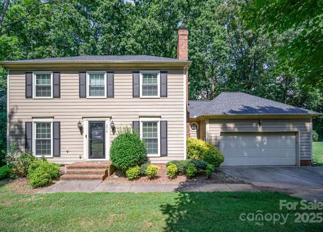 Property at 3016 Heathcroft Ct, Charlotte, NC 28269, 3 beds, 2.5 baths