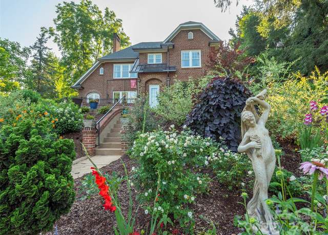 Property at 191 Murdock Ave, Asheville, NC 28804, 4 beds, 4.5 baths