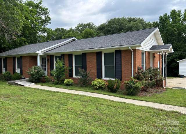 Property at 1332 N Dobys Bridge Rd, Fort Mill, SC 29715, 3 beds, 2 baths
