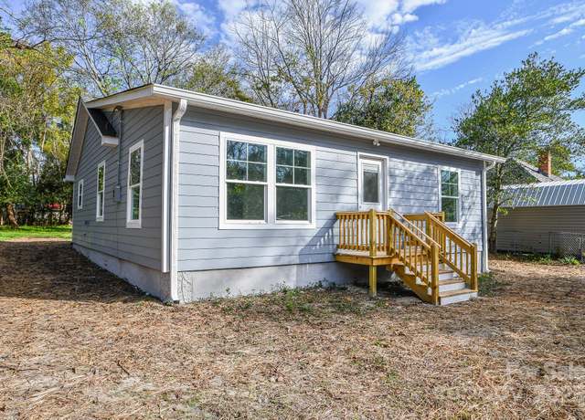 Property at 4 Chapman St, Cheraw, SC 29520, 3 beds, 2 baths