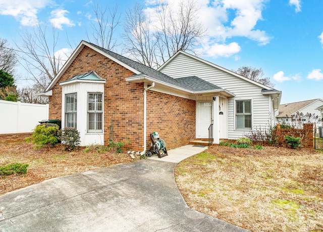 Property at 1749 Ridgefield Ct, Rock Hill, SC 29732, 3 beds, 2 baths