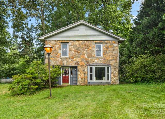 Property at 1058 Howard Gap Loop Rd, Flat Rock, NC 28731, 3 beds, 2.5 baths