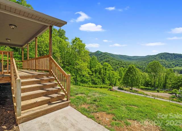 Property at 254 Union Dr, Canton, NC 28716, 3 beds, 2 baths