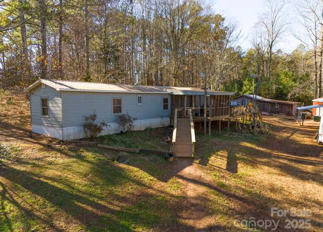 Property at 5040 Spicewood Dr, York, SC 29745, 3 beds, 2 baths