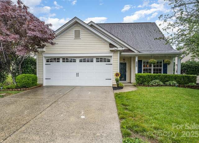Property at 5927 Leawood Run Ct, Charlotte, NC 28269, 3 beds, 2.5 baths