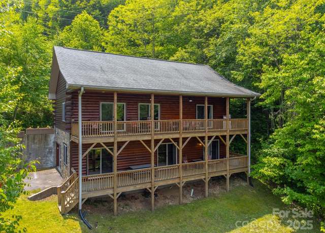 Property at 938 Trickle Creek Rd, Waynesville, NC 28785, 3 beds, 2.5 baths