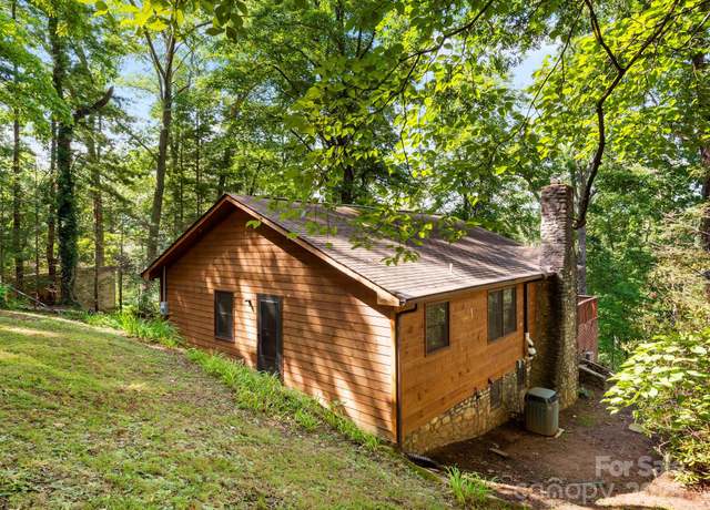 Property at 35 Essex Rd, Waynesville, NC 28786, 2 beds, 2 baths