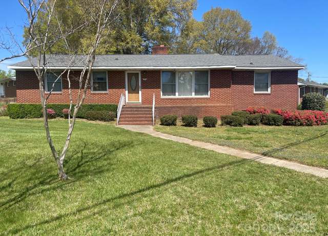 Property at 701 Dakota St, Kannapolis, NC 28083, 2 beds, 1.5 baths