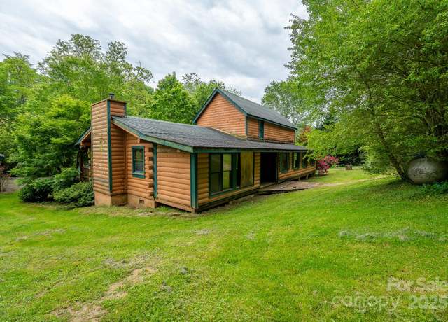 Property at 181 Settlers Ln, Waynesville, NC 28785, 4 beds, 2 baths