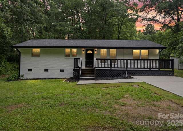 Property at 704 W Border St, Dallas, NC 28034, 3 beds, 2 baths