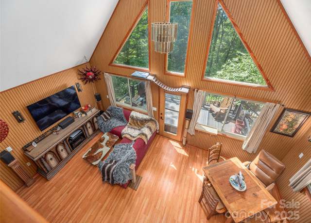 Property at 160 Tracy Pl, Clyde, NC 28721, 2 beds, 2 baths