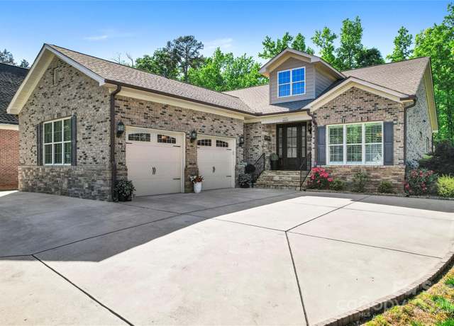 Property at 6010 Albiza Dr, Harrisburg, NC 28075, 3 beds, 2.5 baths