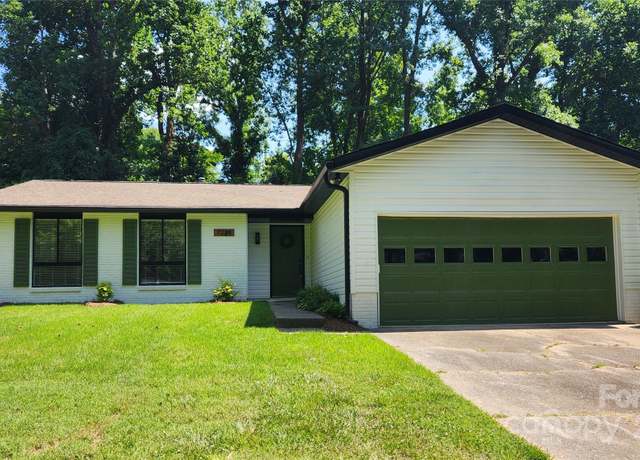 Property at 7228 Rollingridge Dr, Charlotte, NC 28211, 3 beds, 2 baths