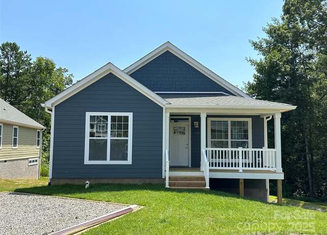 Property at 1027 Padgett Pl, Black Mountain, NC 28711, 3 beds, 2 baths