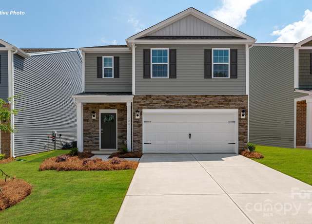Property at 135 Meadow View Dr, Statesville, NC 28677, 5 beds, 3 baths