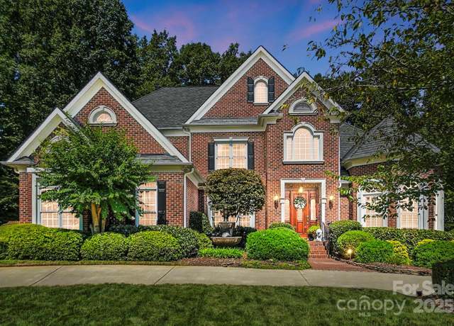 Property at 6525 Robin Hollow Dr, Mint Hill, NC 28227, 5 beds, 4.5 baths