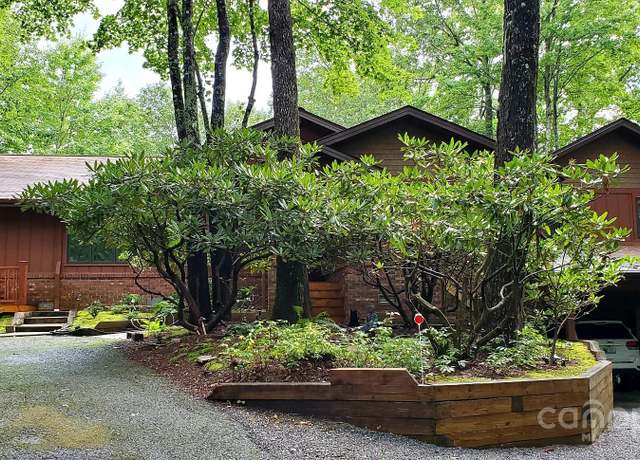 Property at 218 Frazier Rd, Brevard, NC 28712, 2 beds, 2 baths