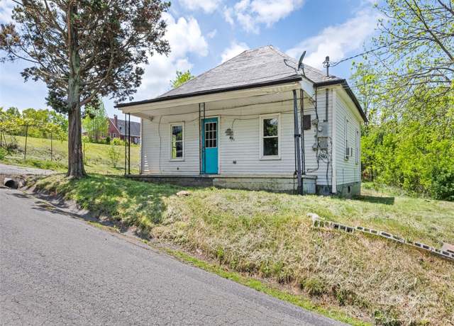 Property at 1224 Phillipsville Loop, Canton, NC 28716, 2 beds, 1 bath