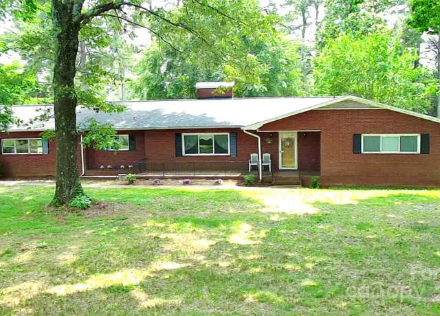 Property at 3158 Salisbury Hwy, Statesville, NC 28677, 3 beds, 2 baths