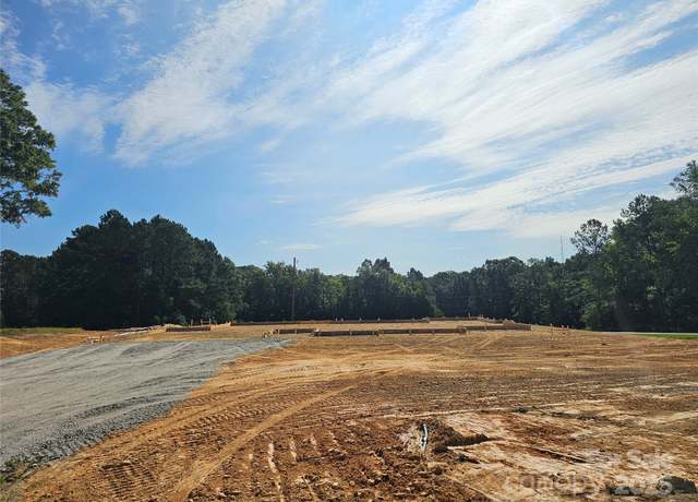 Property at 1062 Garnette Rd, Lancaster, SC 29720, 3 beds, 2 baths