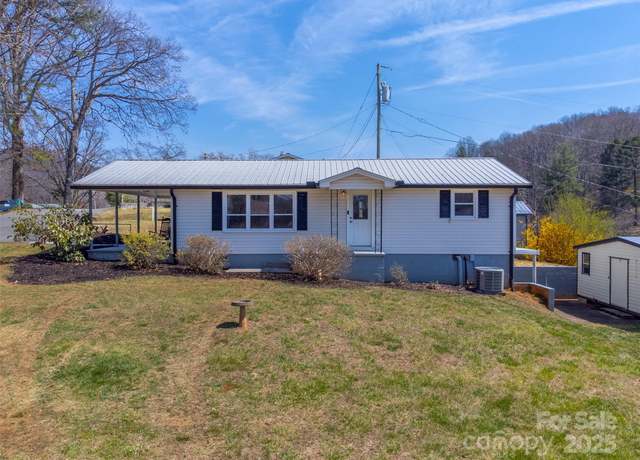 Property at 101 Astro Dr, Sylva, NC 28779, 3 beds, 2 baths